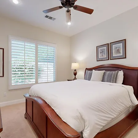Kingston Escape Villa